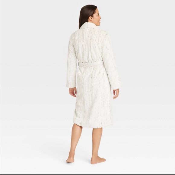 stars above Intimates & Sleepwear Stars Above Spotted White Faux